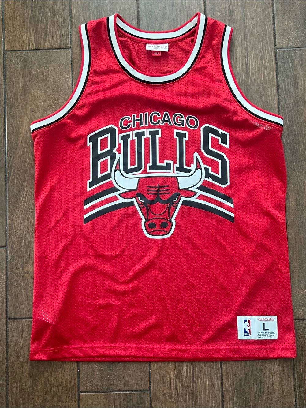 Vintage Mitchell and Ness Chicago Bulls Red Practice Jersey Size Large Mens